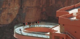 Our Grand Canyon tours from Las Vegas give visitors a chance to enjoy the Grand Canyon Skywalk